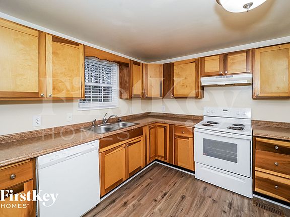 4th image of 4423 Treeline Way