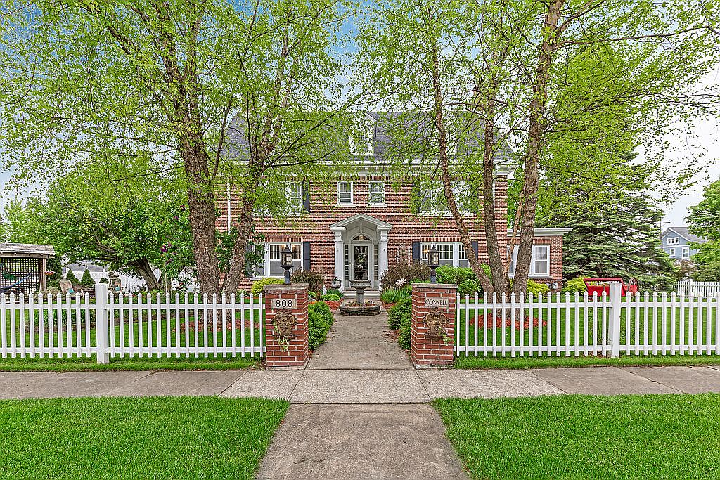 808 Connell St, Dysart, IA 52224 Zillow