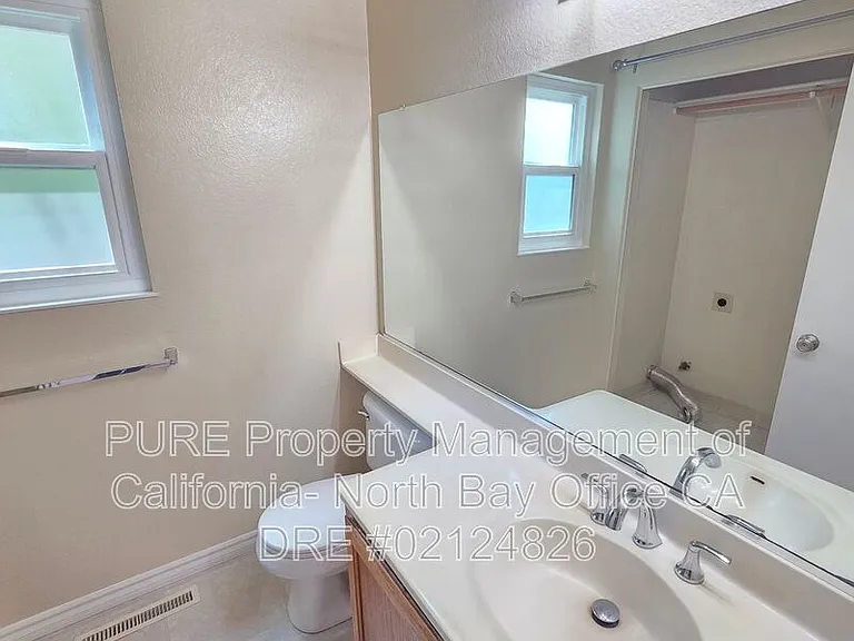 1310 Megan Pl — Photo 8