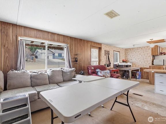 2nd image of 121 Dill Avenue