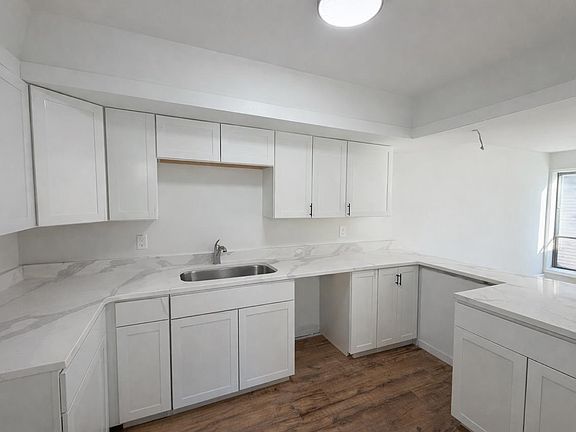 3rd image of 6588 Poplar Woods Cir S APT 2