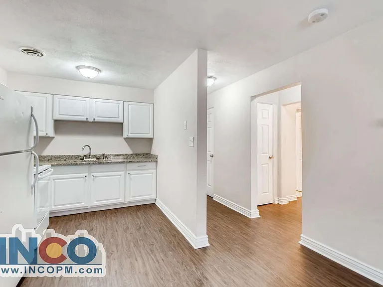 338 W Powers Ave #205 — Photo 2