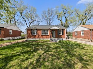 7425 Parkwood Dr, Saint Louis, MO 63116