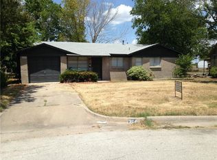 924 Linville Ln, Everman, TX 76140