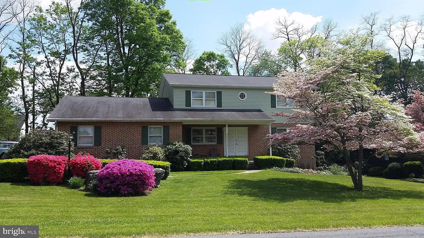 9 Clover Ln photo 1