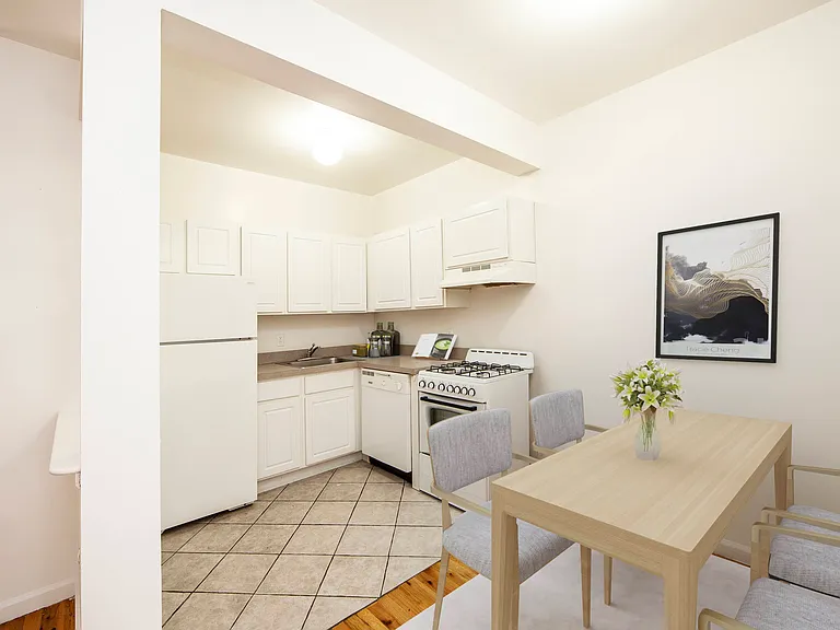 509 E 12th St #2A — Photo 4