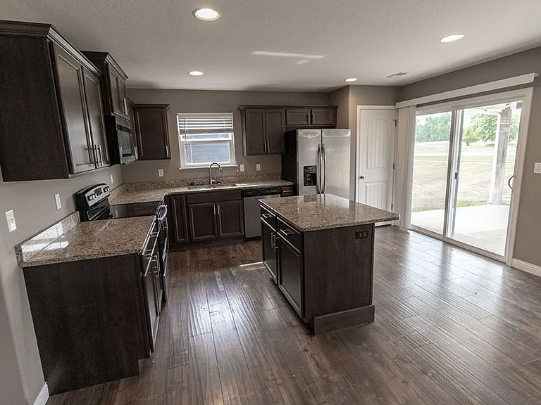 2807 Amberwood Ct — Photo 7