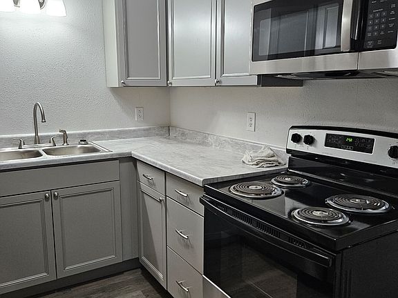 2nd image of 260 2nd Ave N