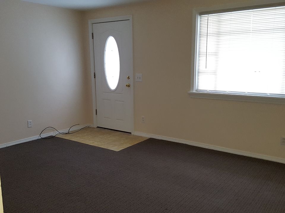 2nd image of 2406 24th St NE