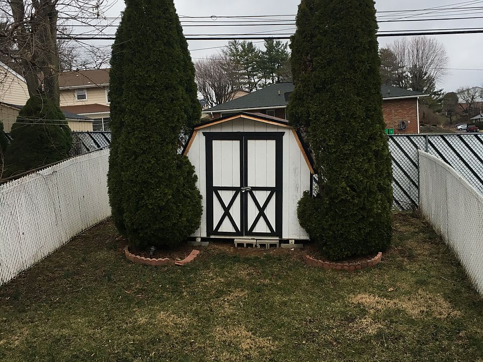 2nd image of 831 W Tioga St