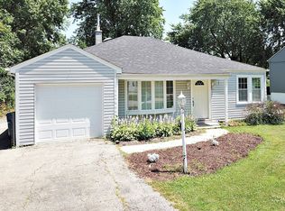 1327 Hamilton Ave, Elmhurst, IL 60126