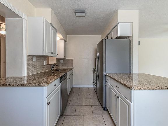 4th image of 2582 35th Ave N