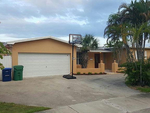 2nd image of 20525 NE 22nd Ct