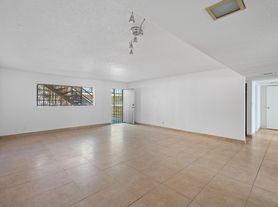 356 E Desert Inn Rd