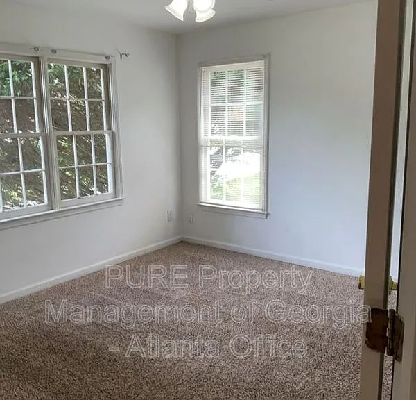 909 Michael Lee Way — Photo 19