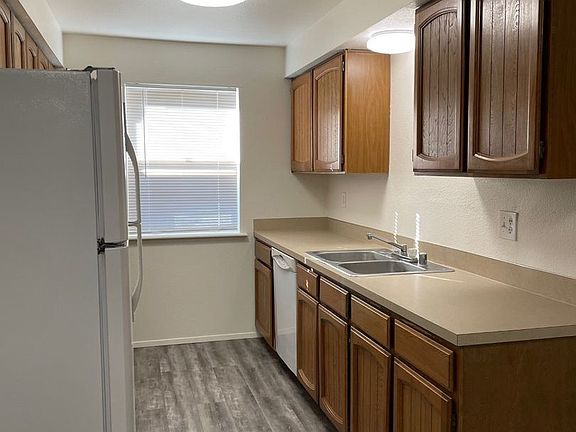 5th image of 714 142nd Pl SE