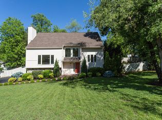 2501 Hollowdale Dr, Roanoke, VA 24018