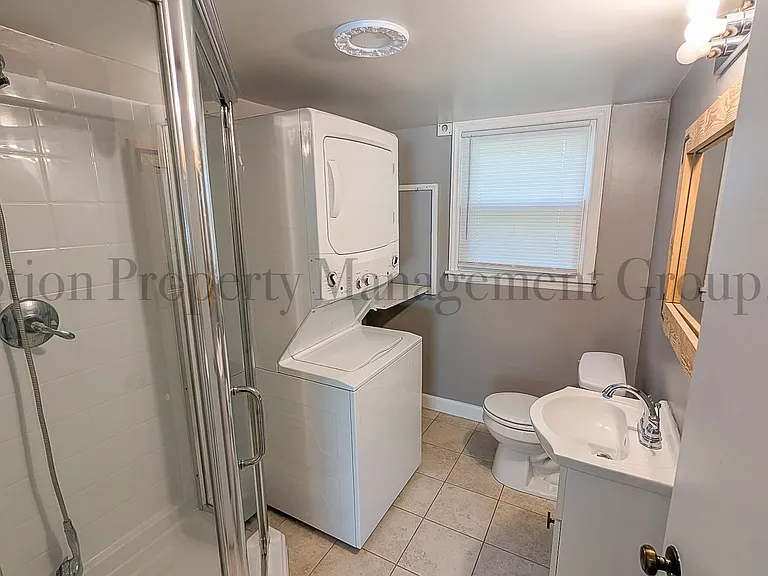 2400 Lawrence Dr — Photo 13