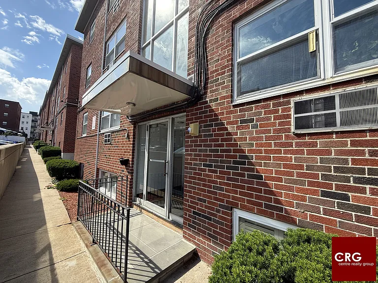 11 Commonwealth Ct #10 — Photo 12