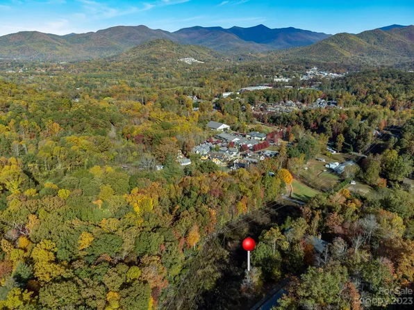 68 Cottage Settings Ln #290, Black Mountain, NC 28711