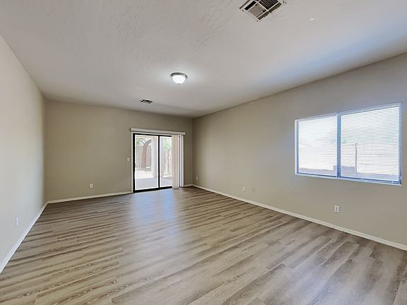 3rd image of 823 W Saint Anne Ave