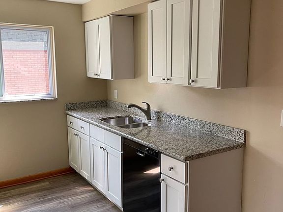 3rd image of 411 Orchard Ave APT 3