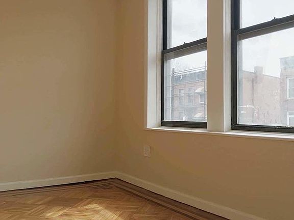 3rd image of 107 Van Buren St #B16