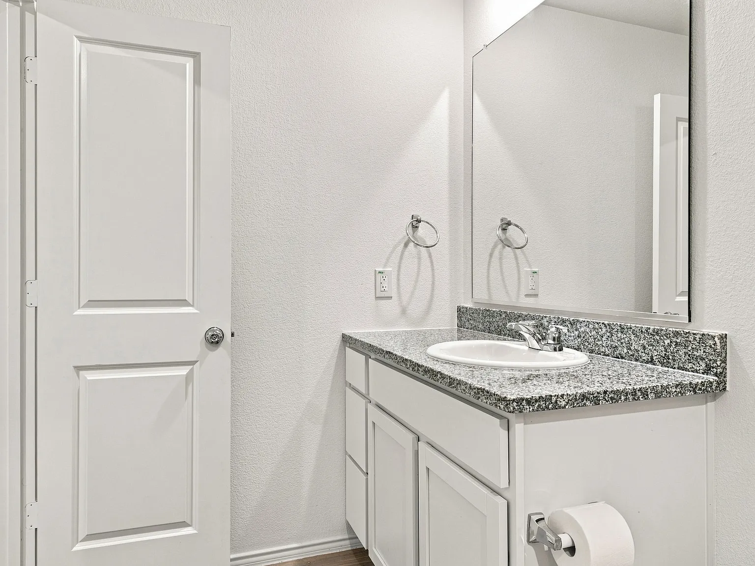 2 bed, 1004 sqft, $1,850 — Photo 4