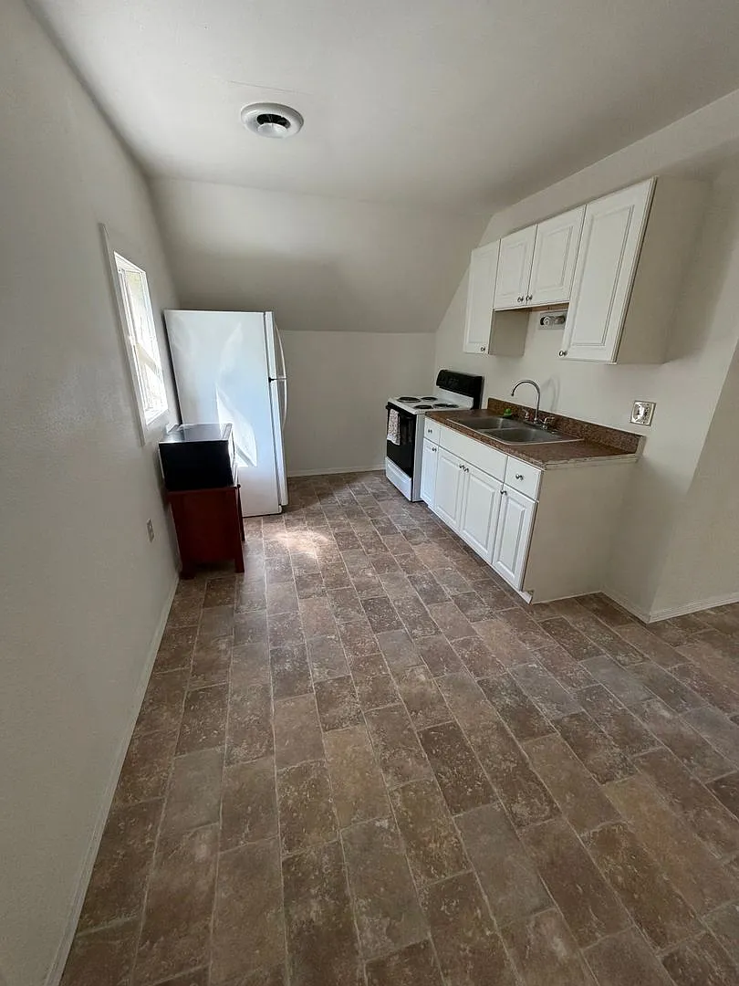 420 Cherry Street — Photo 1
