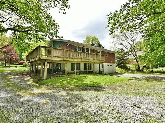 4th image of 2424 Mina Dr