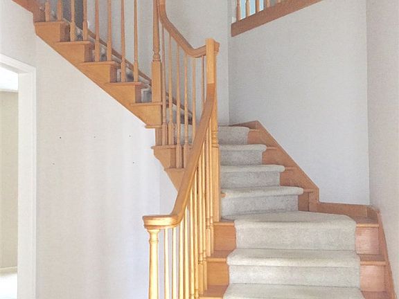 2nd image of 826 Red Oaks Ln