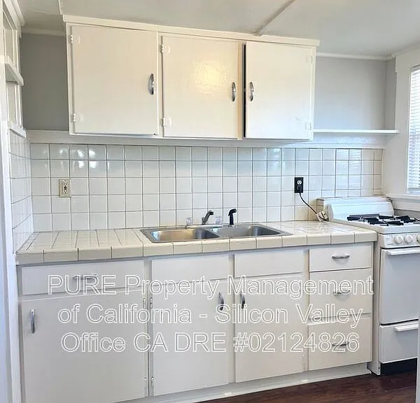 373 Richmond Ave #4 — Photo 3
