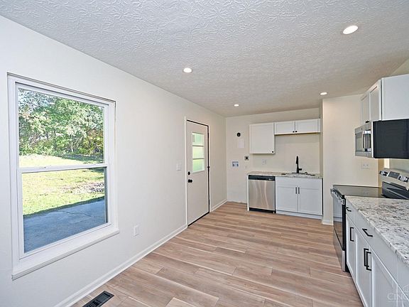 4th image of 10088 Sturgeon Ln