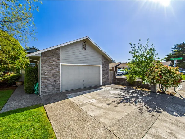 3324 18th St, Eureka, CA 95501