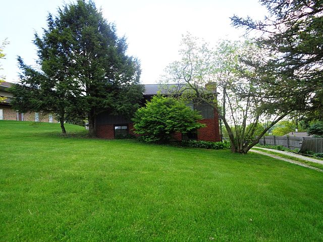 1st image of 590 Olde Orchard Dr NE
