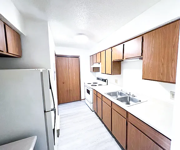 Park Terrace Heights Apartments — Photo 4