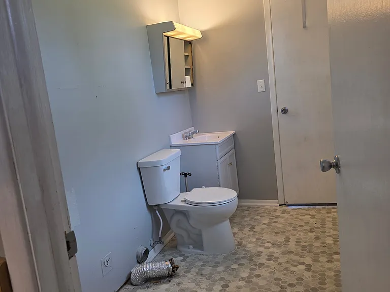 4367 Stuart Dr — Photo 10