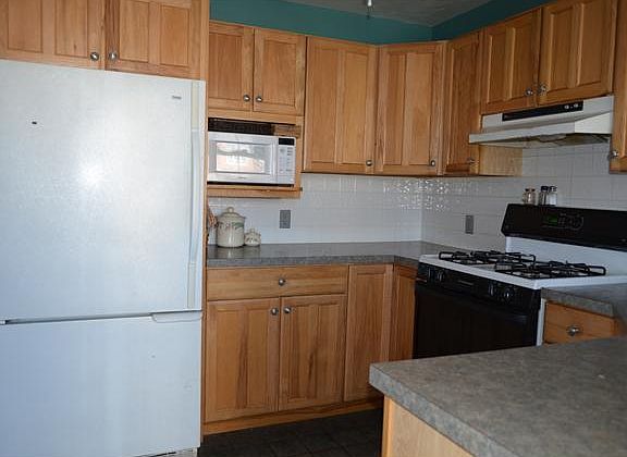 3rd image of 405 Jackson Ave