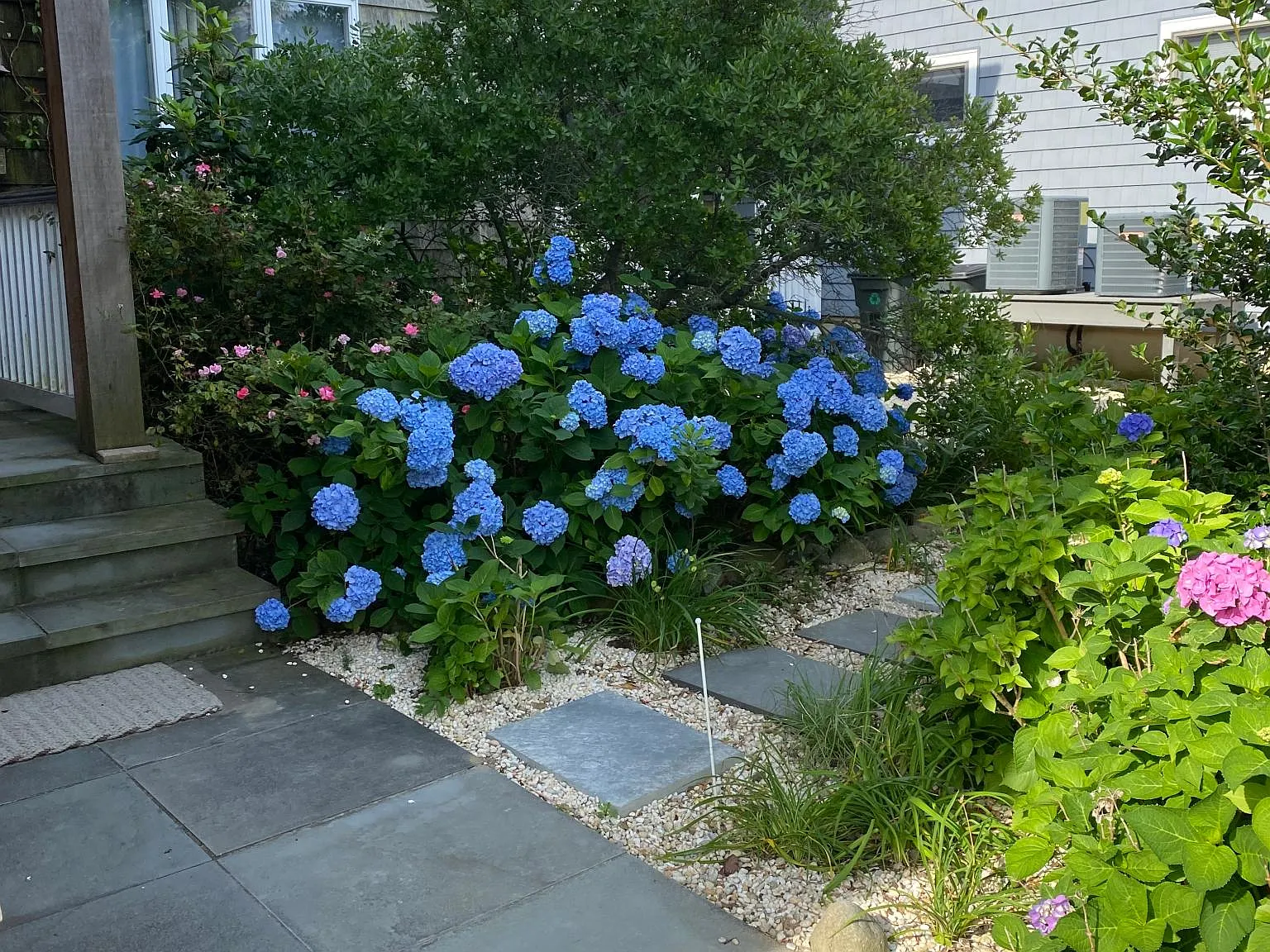 112 White Ave — Photo 3