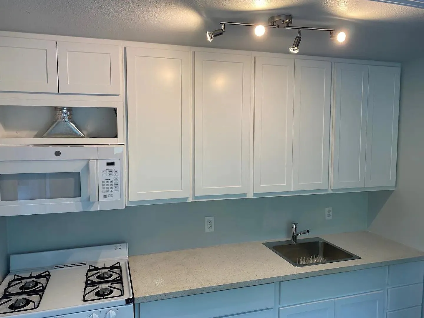 Studio, 350 sqft, $900 — Photo 3