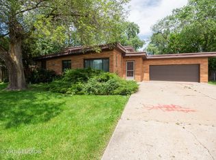 3750 Greenleaf Dr, Northbrook, IL 60062