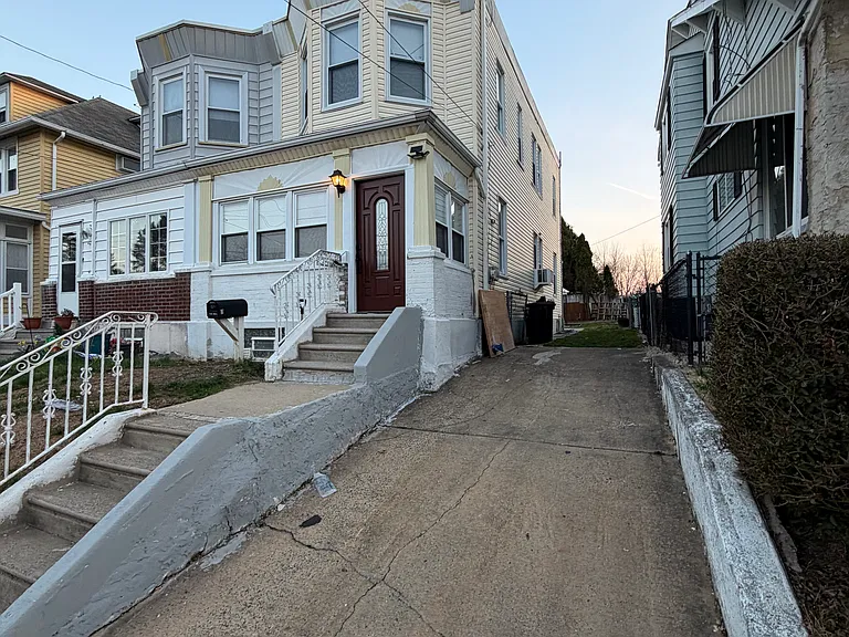 1110 Faunce St — Photo 5