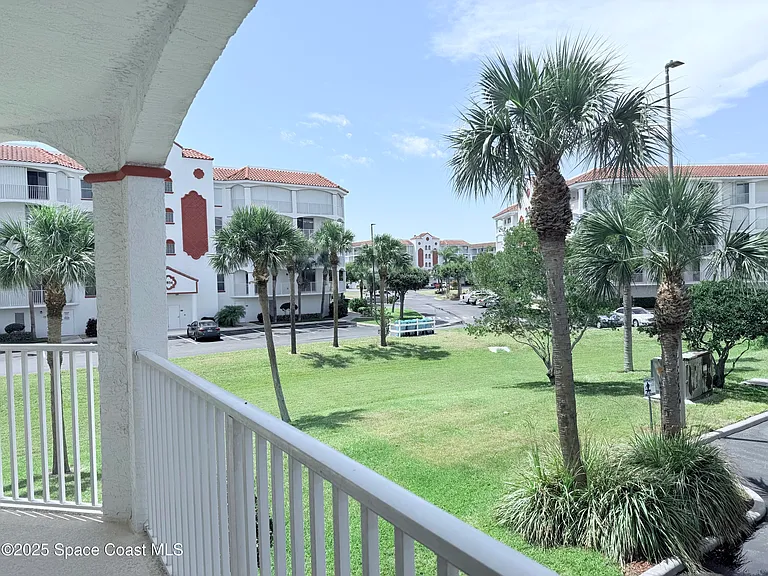 8922 Laguna Ln #201 — Photo 37