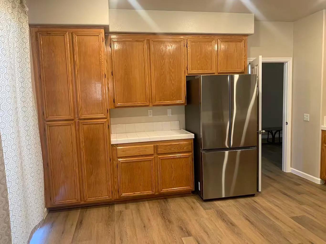 5 bed, 2990 sqft, $3,500 — Photo 3