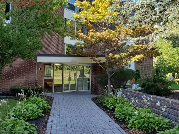 751 Main St APT 70, South Portland, ME 04106