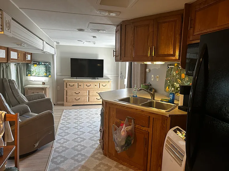 1715 E Manatee Loop — Photo 6