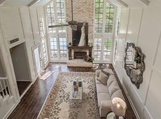 2126 Manor Green Dr, Houston, TX 77077