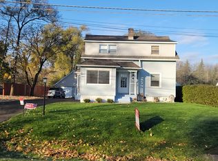 2885 S 128th St, New Berlin, WI 53151