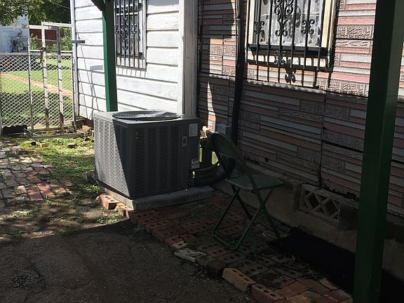 3rd image of 1207 Circle Park Blvd