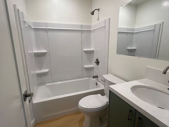 4th image of 13520 Lemoli Ave #29